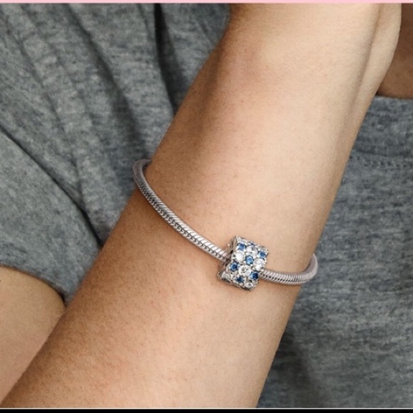 💙TRULY GORGEOUS BLUE & CLEAR CRYSTAL SPARKLE CHARM-FITS ALL PANDORA BRACELET💙 - Picture 2 of 5
